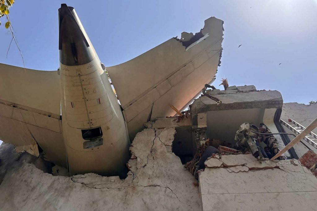 “Air India”, karburanti shkak për rrëzimin e avionit