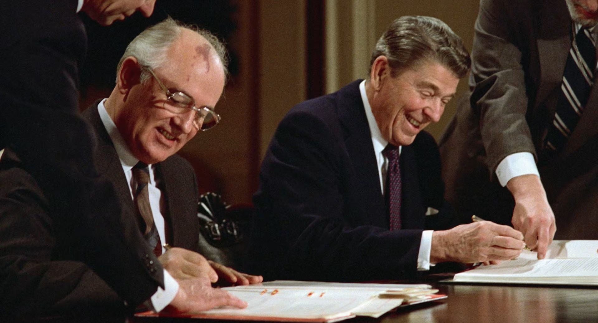 Rusia tërhiqet nga traktati për çarmatimin bërthamor